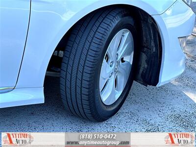 2015 Hyundai SONATA Hybrid   - Photo 25 - Sherman Oaks, CA 91403-1701
