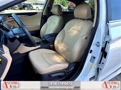 2015 Hyundai SONATA Hybrid   - Photo 14 - Sherman Oaks, CA 91403-1701