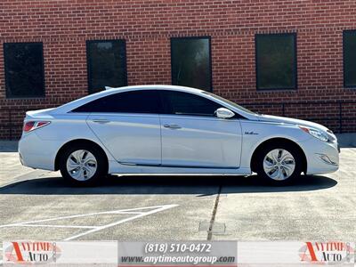 2015 Hyundai SONATA Hybrid   - Photo 8 - Sherman Oaks, CA 91403-1701