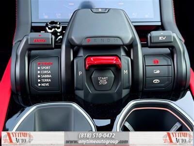 2025 Lamborghini Urus SE   - Photo 19 - Sherman Oaks, CA 91403-1701