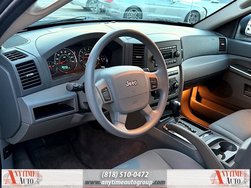 2007 Jeep Grand Cherokee Laredo - Photo 14 - Sherman Oaks, CA 91403-1701