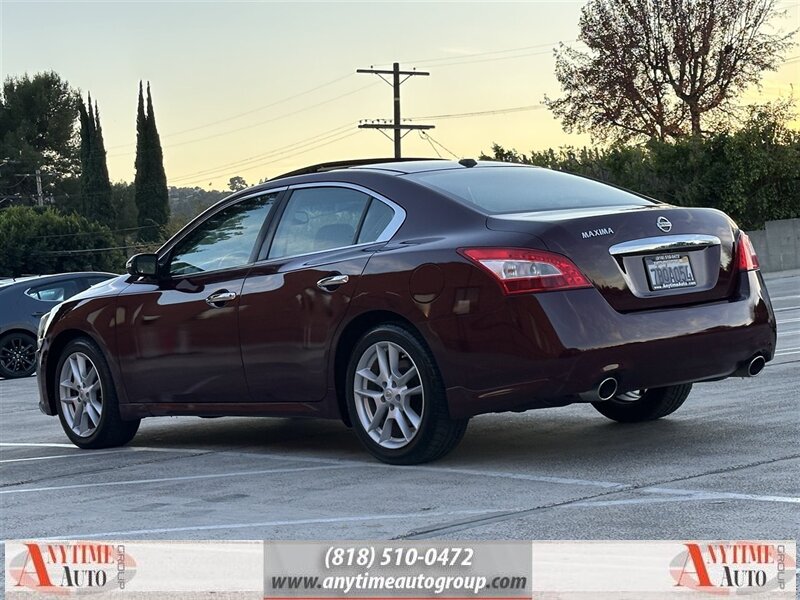 2011 Nissan Maxima SV photo 4