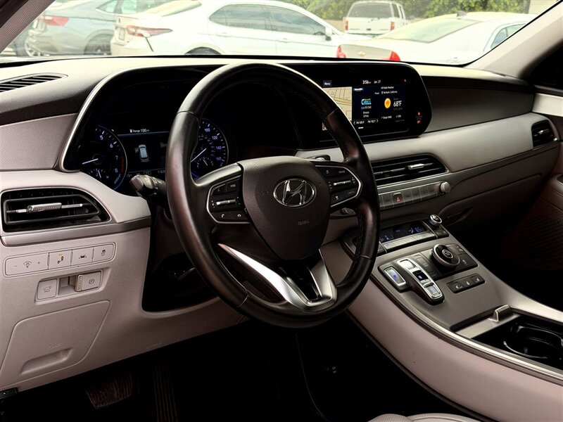 2020 Hyundai PALISADE SEL   - Photo 12 - Sherman Oaks, CA 91403-1701