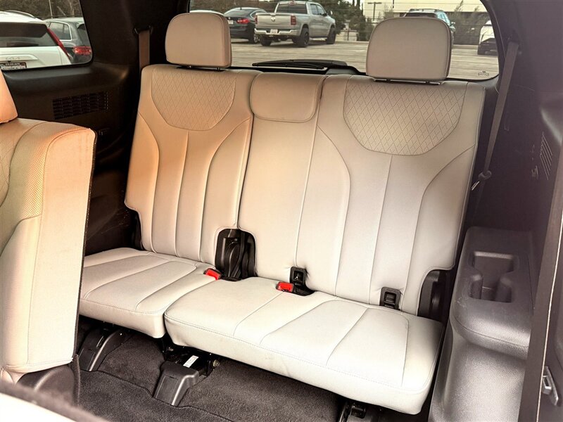 2020 Hyundai PALISADE SEL   - Photo 22 - Sherman Oaks, CA 91403-1701