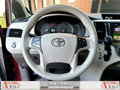 2013 Toyota Sienna LE 8-Passenger   - Photo 20 - Sherman Oaks, CA 91403-1701