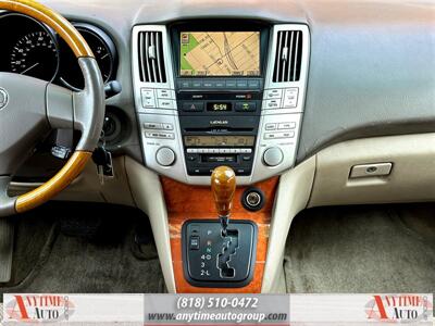 2004 Lexus RX 330   - Photo 12 - Sherman Oaks, CA 91403-1701