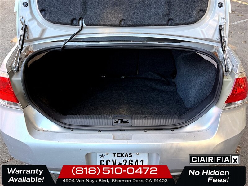 2009 Ford Focus SES   - Photo 20 - Sherman Oaks, CA 91403-1701