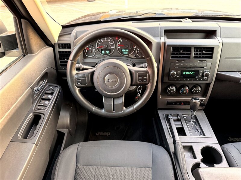 2012 Jeep Liberty Sport - Photo 11 - Sherman Oaks, CA 91403-1701