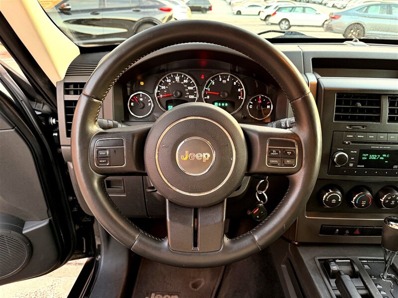 2012 Jeep Liberty Sport - Photo 19 - Sherman Oaks, CA 91403-1701
