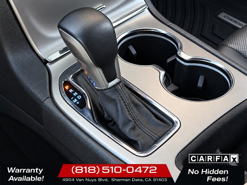 2019 Jeep Grand Cherokee Limited   - Photo 22 - Sherman Oaks, CA 91403-1701