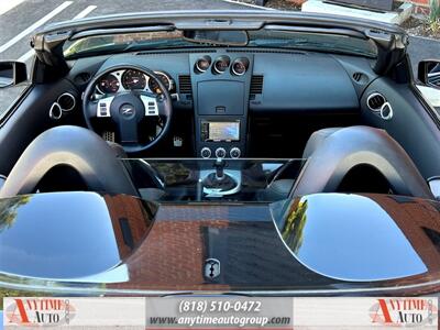 2006 Nissan 350Z Touring   - Photo 15 - Sherman Oaks, CA 91403-1701