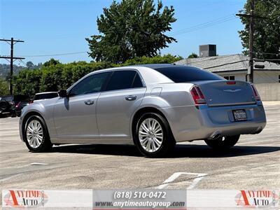 2014 Chrysler 300C   - Photo 5 - Sherman Oaks, CA 91403-1701