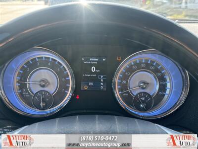 2014 Chrysler 300C   - Photo 5 - Sherman Oaks, CA 91403-1701