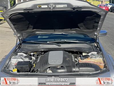 2014 Chrysler 300C   - Photo 7 - Sherman Oaks, CA 91403-1701