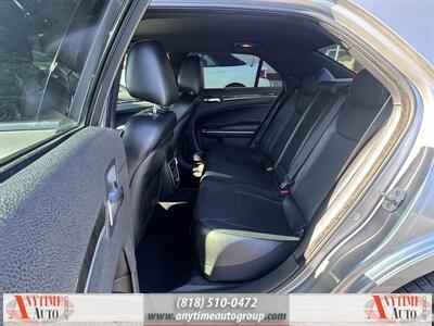 2014 Chrysler 300C   - Photo 13 - Sherman Oaks, CA 91403-1701