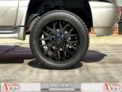 2004 GMC Yukon Denali   - Photo 11 - Sherman Oaks, CA 91403-1701