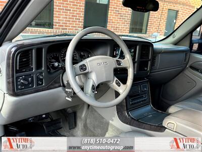 2004 GMC Yukon Denali   - Photo 18 - Sherman Oaks, CA 91403-1701