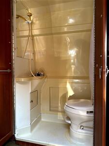 2008 Freightliner Sprinter 2500  Motorhome - Photo 26 - Sherman Oaks, CA 91403-1701