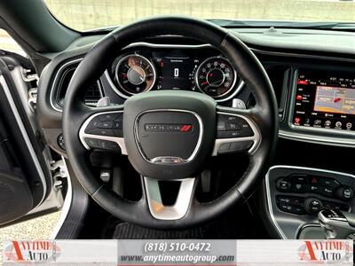 2015 Dodge Challenger SXT Plus   - Photo 18 - Sherman Oaks, CA 91403-1701
