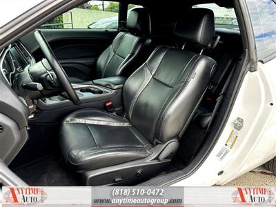 2015 Dodge Challenger SXT Plus   - Photo 11 - Sherman Oaks, CA 91403-1701