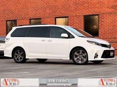 2018 Toyota Sienna SE 8-Passenger - Photo 1 - Sherman Oaks, CA 91403-1701