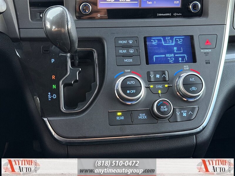 2018 Toyota Sienna SE 8-Passenger - Photo 18 - Sherman Oaks, CA 91403-1701