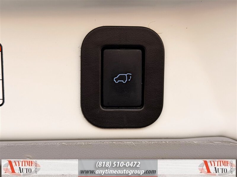 2018 Toyota Sienna SE 8-Passenger - Photo 25 - Sherman Oaks, CA 91403-1701