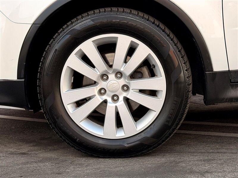 2009 Subaru Tribeca Special Edition 7-Passenger - Photo 28 - Sherman Oaks, CA 91403-1701