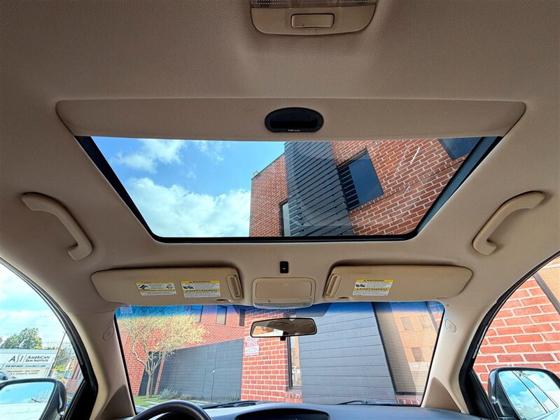 2009 Subaru Tribeca Special Edition 7-Passenger - Photo 13 - Sherman Oaks, CA 91403-1701