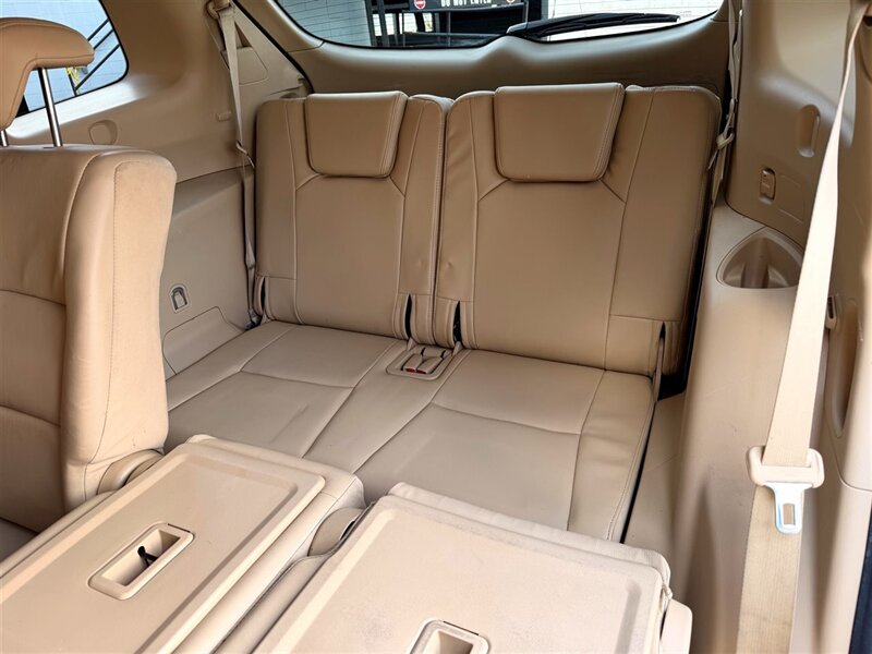 2009 Subaru Tribeca Special Edition 7-Passenger - Photo 25 - Sherman Oaks, CA 91403-1701