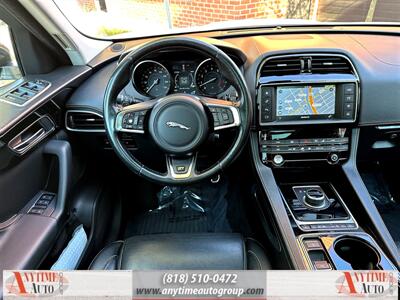 2017 Jaguar F-PACE 35t R-Sport   - Photo 14 - Sherman Oaks, CA 91403-1701