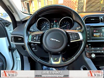 2017 Jaguar F-PACE 35t R-Sport   - Photo 25 - Sherman Oaks, CA 91403-1701