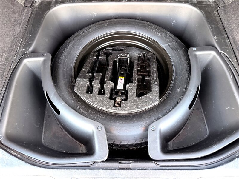 2015 Jeep Grand Cherokee Limited - Photo 27 - Sherman Oaks, CA 91403-1701