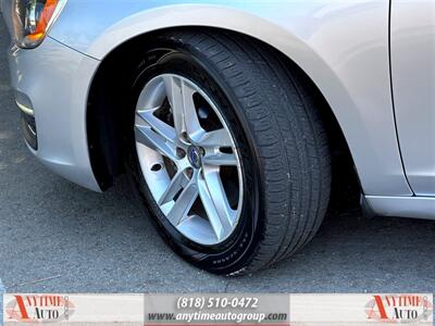 2015 Volvo V60 T5 Premier   - Photo 26 - Sherman Oaks, CA 91403-1701