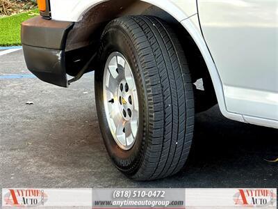 2006 Chevrolet Express Work Van   - Photo 21 - Sherman Oaks, CA 91403-1701