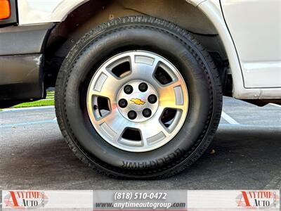 2006 Chevrolet Express Work Van   - Photo 20 - Sherman Oaks, CA 91403-1701