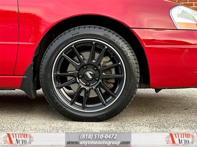 2001 Acura CL Type S   - Photo 11 - Sherman Oaks, CA 91403-1701