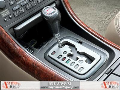 2001 Acura CL Type S   - Photo 20 - Sherman Oaks, CA 91403-1701