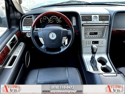 2003 Lincoln Navigator Luxury   - Photo 10 - Sherman Oaks, CA 91403-1701