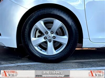 2015 Toyota Sienna LE 8-Passenger   - Photo 25 - Sherman Oaks, CA 91403-1701