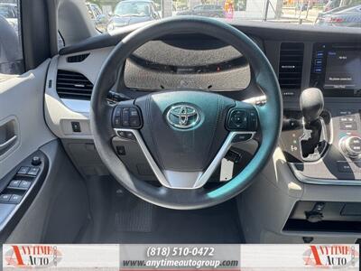 2015 Toyota Sienna LE 7 Passenger   - Photo 5 - Sherman Oaks, CA 91403-1701