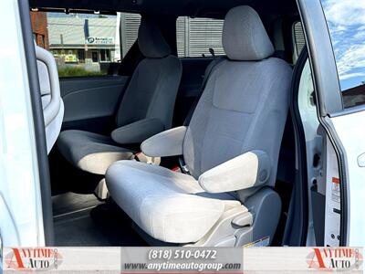 2015 Toyota Sienna LE 8-Passenger   - Photo 20 - Sherman Oaks, CA 91403-1701