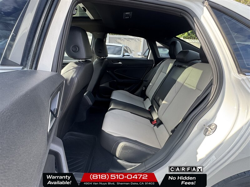 2020 Volkswagen Jetta R-Line   - Photo 5 - Sherman Oaks, CA 91403-1701