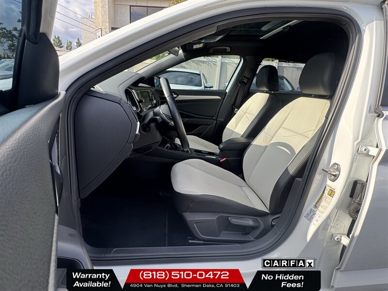 2020 Volkswagen Jetta R-Line   - Photo 4 - Sherman Oaks, CA 91403-1701