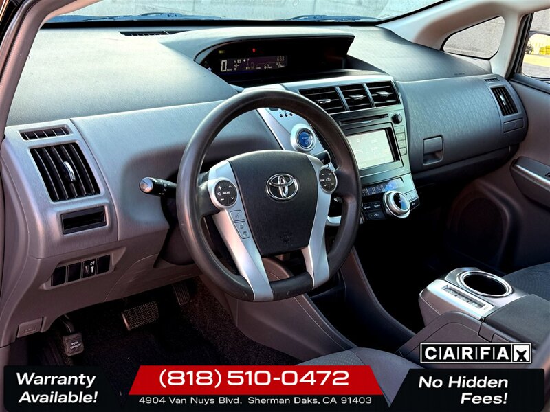 2012 Toyota Prius v Three   - Photo 11 - Sherman Oaks, CA 91403-1701