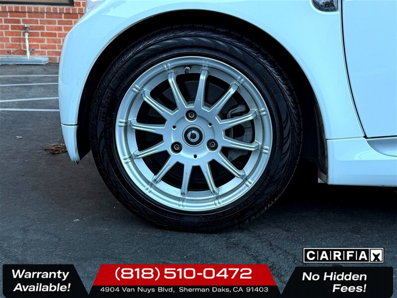 2012 Smart fortwo passion - Photo 19 - Sherman Oaks, CA 91403-1701