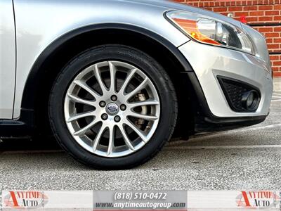 2011 Volvo C30 T5   - Photo 24 - Sherman Oaks, CA 91403-1701