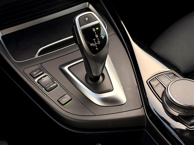 2020 BMW 230i   - Photo 22 - Sherman Oaks, CA 91403-1701