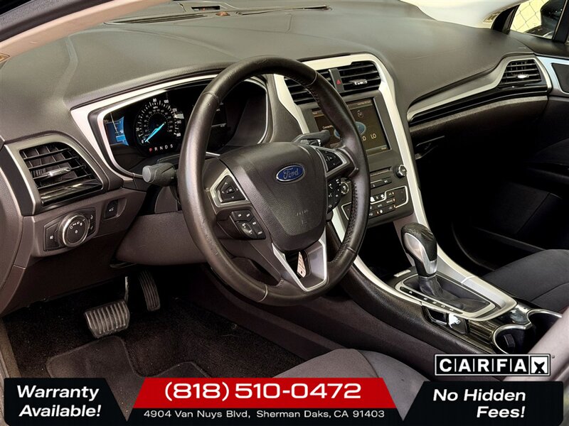 2016 Ford Fusion SE   - Photo 12 - Sherman Oaks, CA 91403-1701