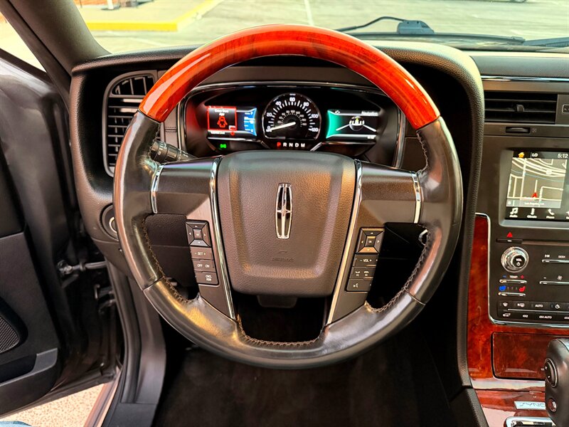 2016 Lincoln Navigator Select   - Photo 20 - Sherman Oaks, CA 91403-1701